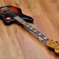 Squier Classic Vibe Jaguar Bass 3 Tone Sunbust