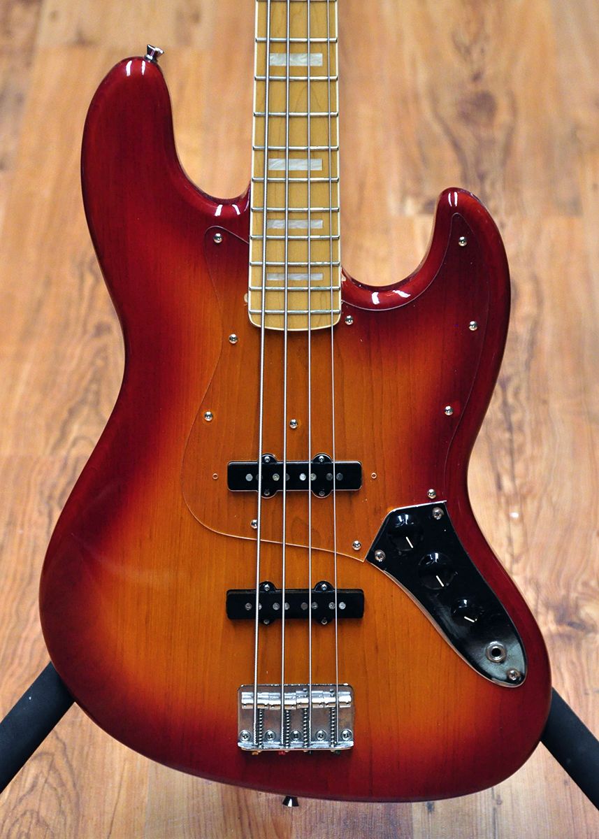 Fender jazz outlet bass cherry red