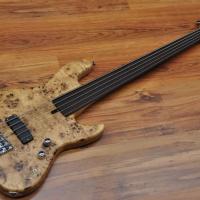 Maruszczyk Elwood L5p 24 Poplar Eye Fretless