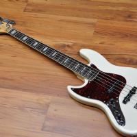 Sire Marcus Miller V7 Vintage Alder 5 Lefthand (2nd Gen) Antique White (used)