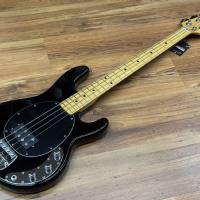 Music Man Retro 70's Stingray Black