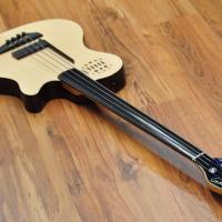 Godin Ultra A4 Fretless (RMC-MIDI)