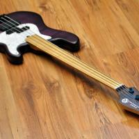 Maruszczyk Jake Fretless 4a Purple
