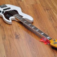 Fender American Ultra Jazz Bass Arctic White