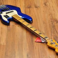 Fender American Ultra Jazz Bass Cobra Blue