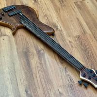 Meridian Horizon 5 Fretless Rosewood Feather