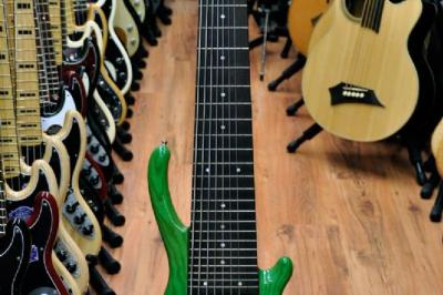 9 string Custom bass Large - 9 string Custom bass Large -