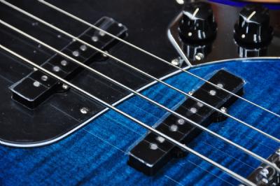 Fender Player Jazz Bass Ltd Edition Blueburst MN - Fender Player Jazz Bass Ltd Edition Blueburst MN -