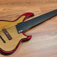 Leduc Utopia U-Bass 6 Fretless (usado)