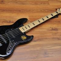 Sire Marcus Miller V7-5 Vintage 2nd Gen Alder Black MN