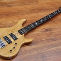 PRS SE Kingfisher Bass Natural