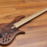 F Bass BN5 Walnut