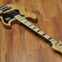 Sire Marcus Miller V7 Vintage 2nd Generation Ash Maple Natural