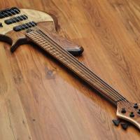 Meridian Horizon 5 Fretted Pistacchio top