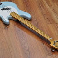 Music Man Cutlass Bass Diamond Blue