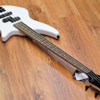 Jackson JS Series Spectra Bass JS2 Snow White