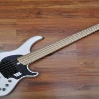 Dingwall NG-3 Adam Nolly Getgood Ducatti Pearl White 5 string