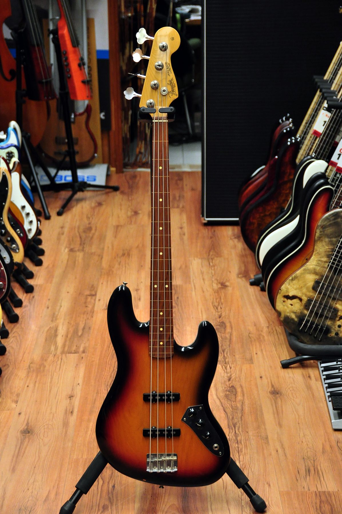 Er beviser vanter Sold items | bass, electric bass, luthier, online shop | DoctorBass